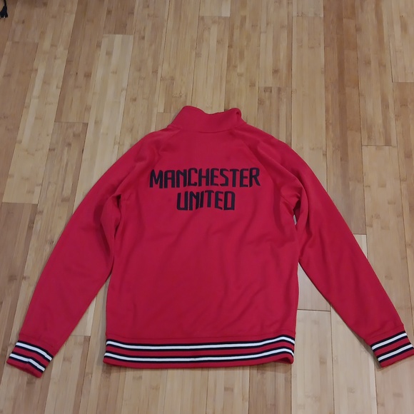 Manchester United Jacket/Fleece - Picture 2 of 3